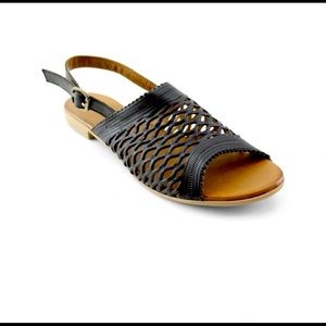 Bueno leather Ritchie sandal. Like new.